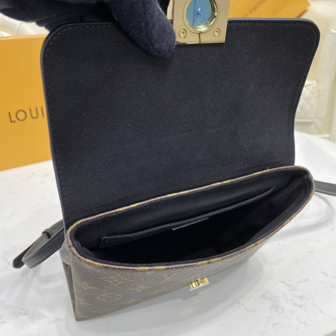 Louis Vuitton LOCKY BB Epi Leather Shoudler Bag M44141 Black